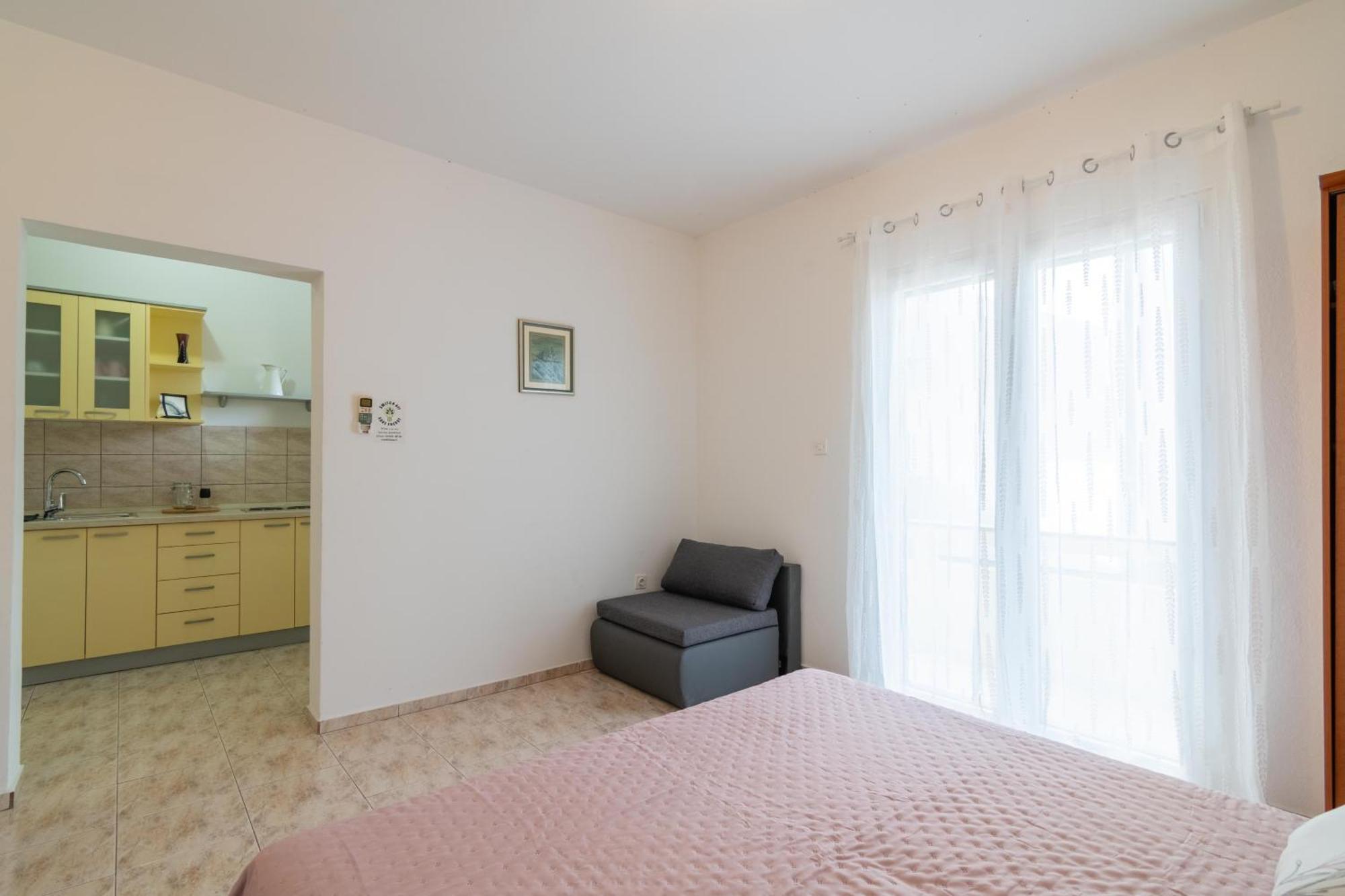 Apartments With A Parking Space Mandre, Pag - 18748 Kolan Room photo