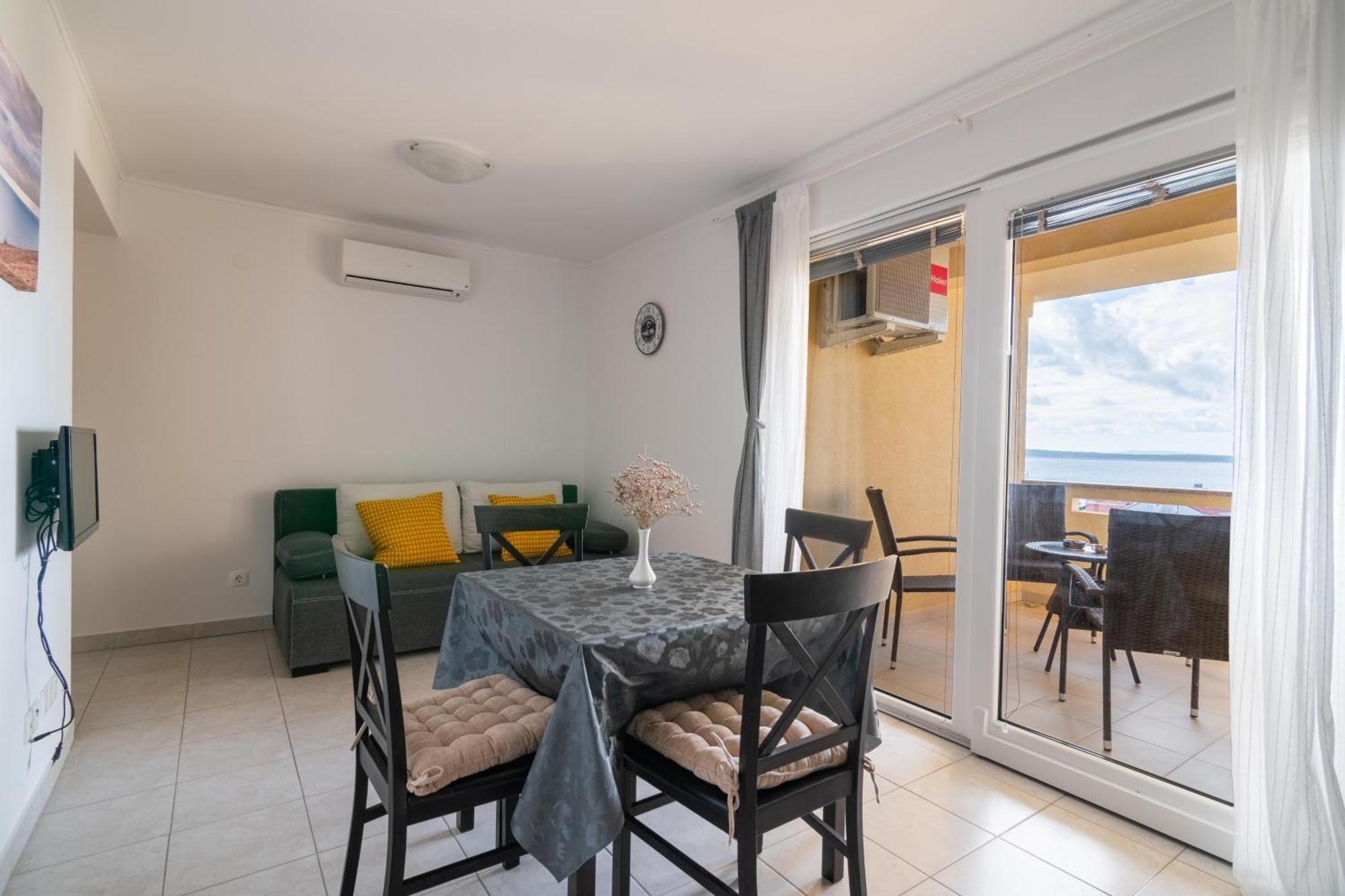 Apartments With A Parking Space Mandre, Pag - 18748 Kolan Room photo